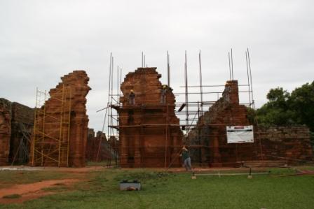 Ruine der frher wohl prchtigen Kirche